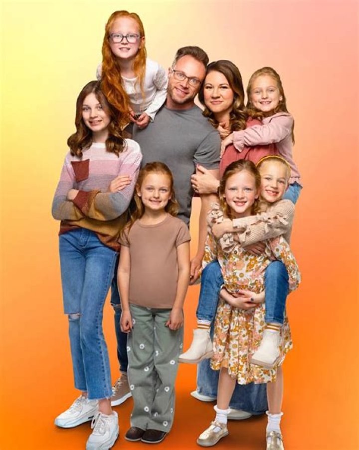Outdaughtered: The Ultimate Guide to Life with More Daughters Than Sons
